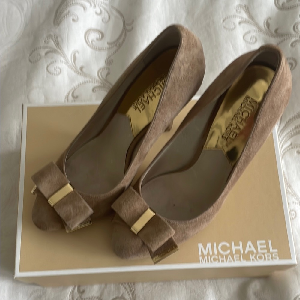 Michael Kors Tan Heels with Sleek Design